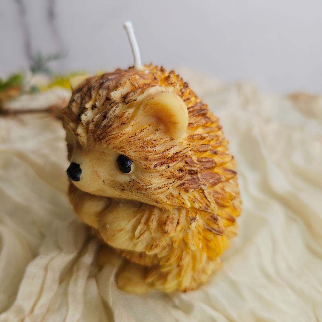 Vela Artesanal Erizo Otoñal –Hedgehog Candle - Decorativa y Perfumada