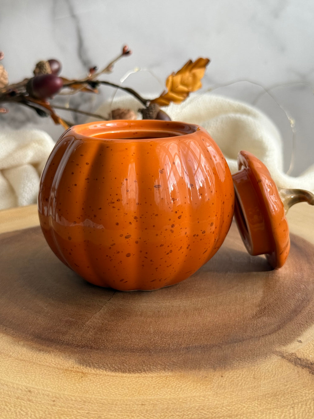Large Pumpkin Autumn Glow Candle – 12 oz Coconut Soy Wax, Hand-Poured Fall Scent in Ceramic Pumpkin Jar