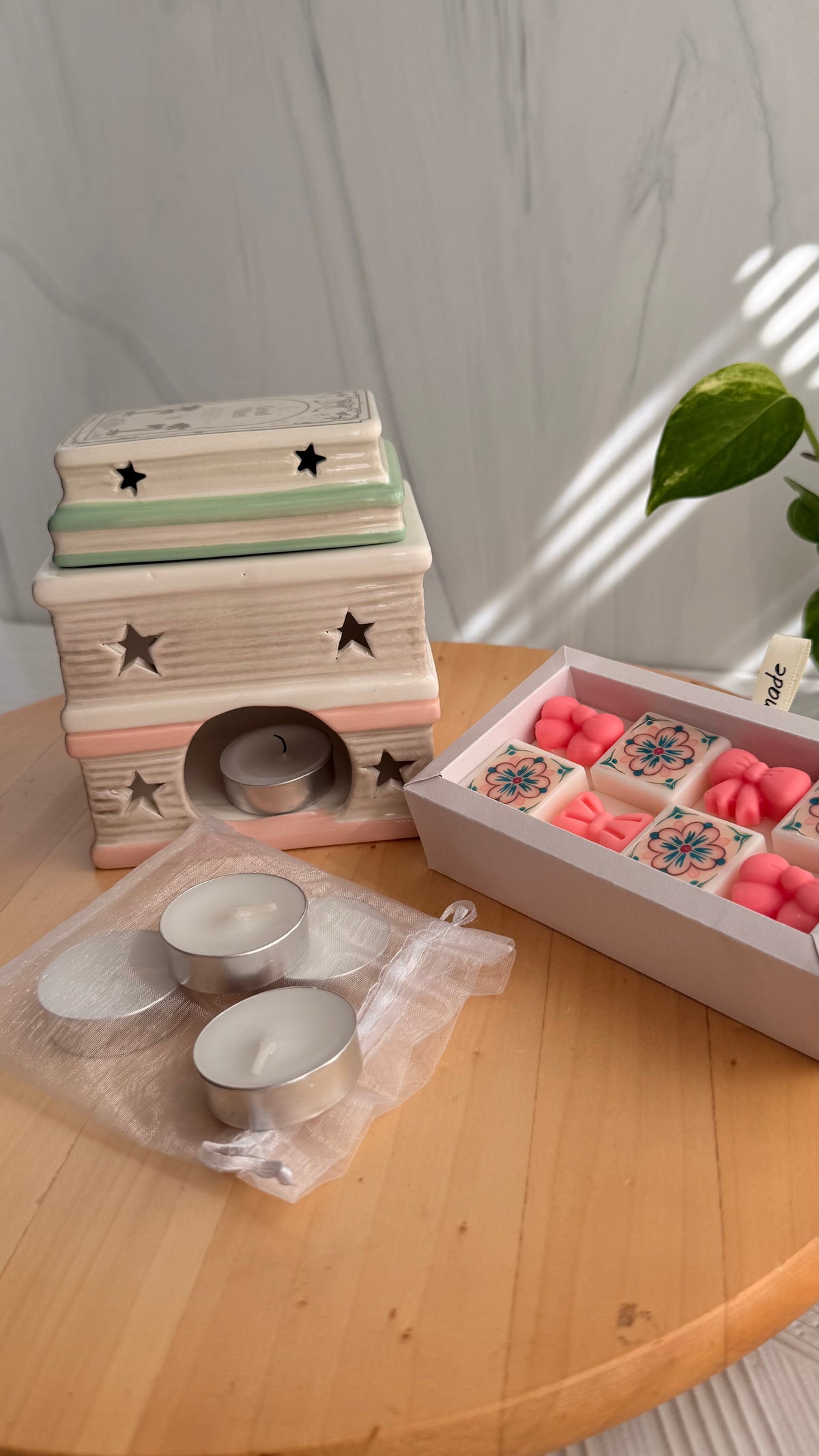 Set Quemador Cerámico Libros de Cuentos & Wax Melts – Pure Bamboo (Incluye 8 Melts y 5 Tealights)