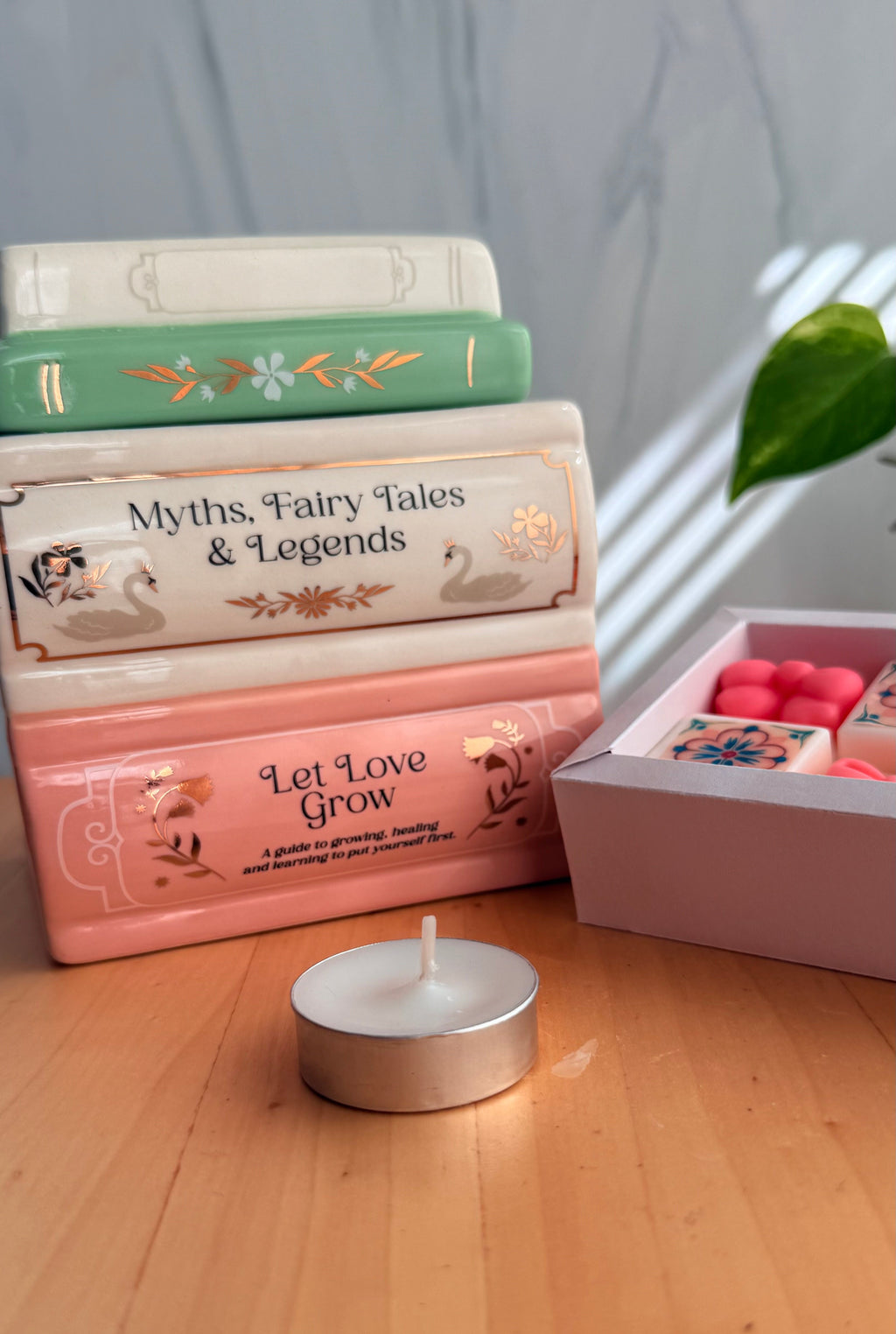 Set Quemador Cerámico Libros de Cuentos & Wax Melts – Pure Bamboo (Incluye 8 Melts y 5 Tealights)