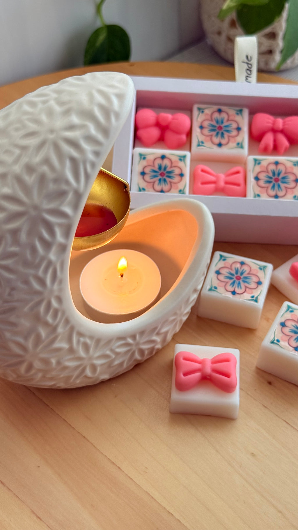 Set Quemador Cerámico Luna Creciente & Wax Melts – Pure Bamboo (Incluye 8 Melts y 5 Tealights)