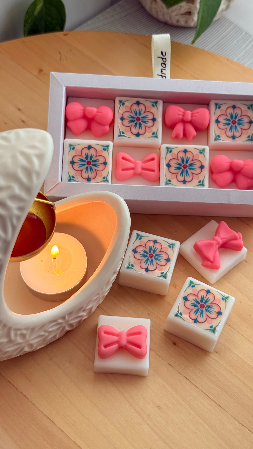 Set Quemador Cerámico Luna Creciente & Wax Melts – Pure Bamboo (Incluye 8 Melts y 5 Tealights)