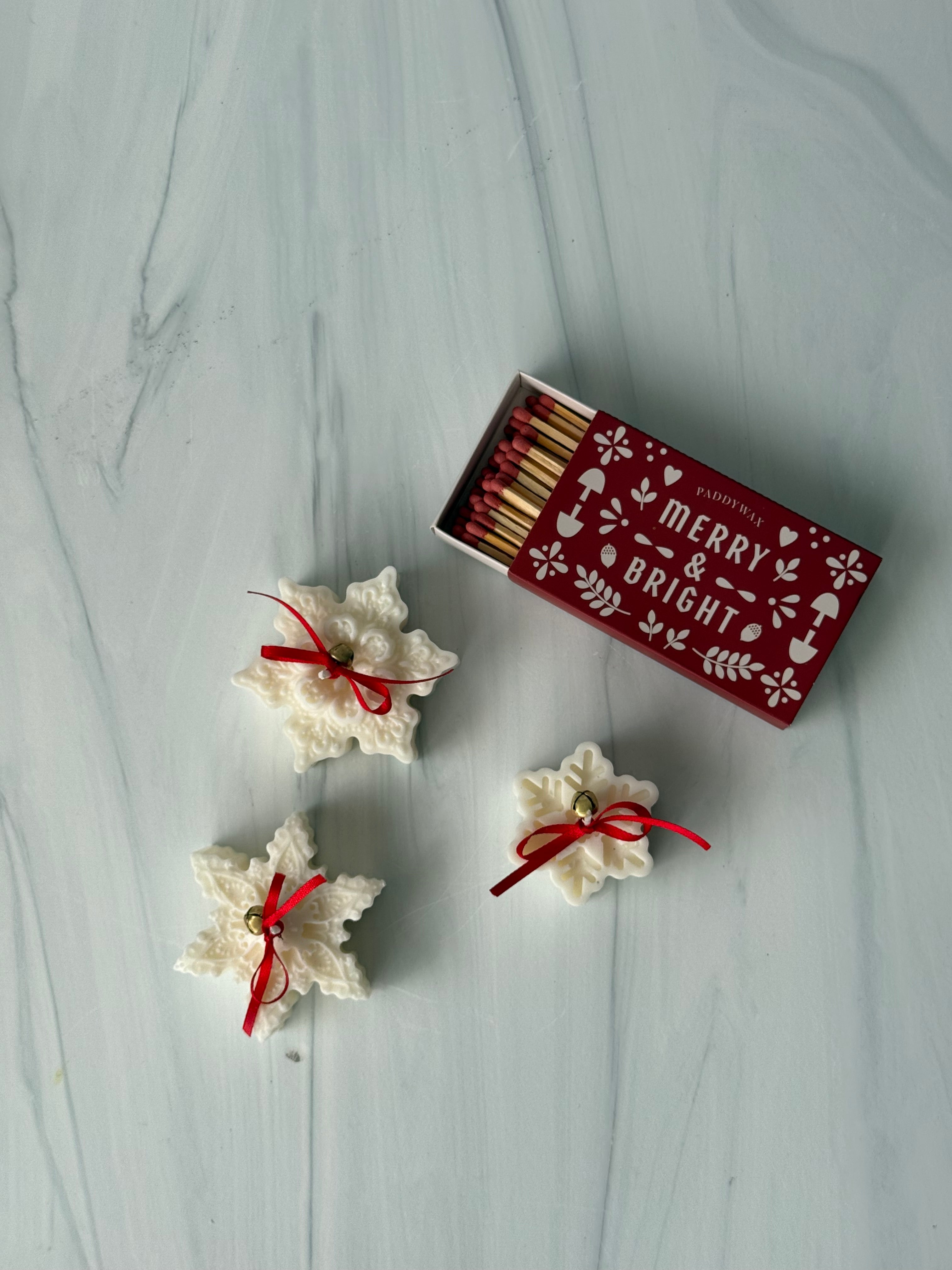 Set 3 Velas Copo de Nieve – Vela artesanal de soja con aroma suave y diseño navideño | Navidad iluminada |