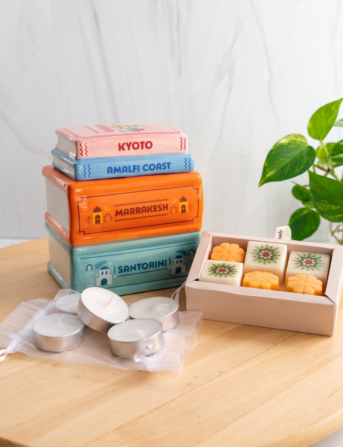 Travel Books Ceramic Oil Burner & Wax Melt Gift Set – Sweet Orange (Includes 8 Melts & 5 Tealights)